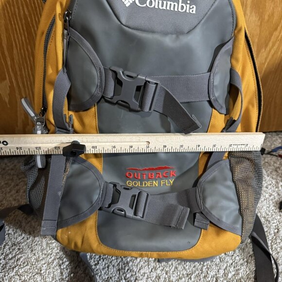 Columbia Outback Golden Fly Hiking Backpack Daypack Yellow Gray Outdoor - Picture 10 of 13